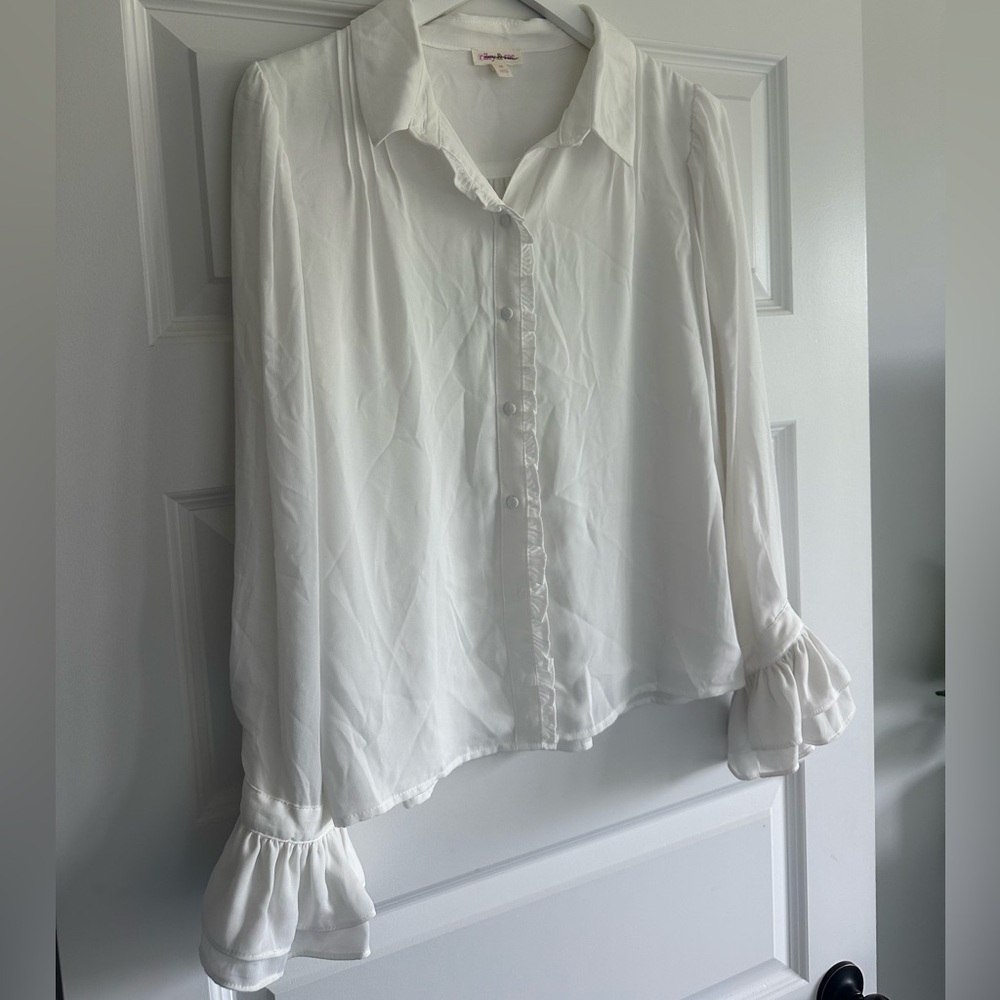 NWOT RILEY & RAE Ruffled Blouse - Picture 4 of 8